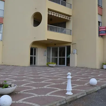 Confortable A Avec Balcon * أجاكسيو