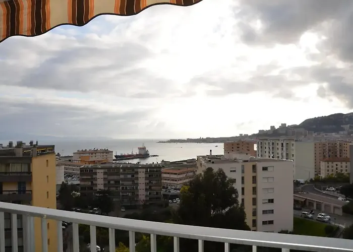 Confortable A Avec Balcon شقة أجاكسيو