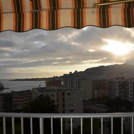 Confortable A Avec Balcon Daire *