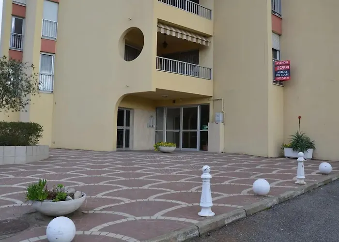 Confortable A Avec Balcon * Ajaccio (Corsica)